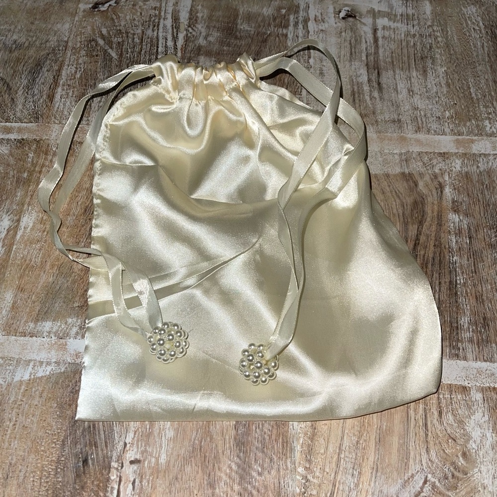 NWT Faux Beaded Pearl Handbag - Picture 6 of 9